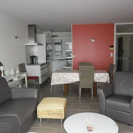 Annonce De Professionnel - Bel Appartement, Face Mer. *